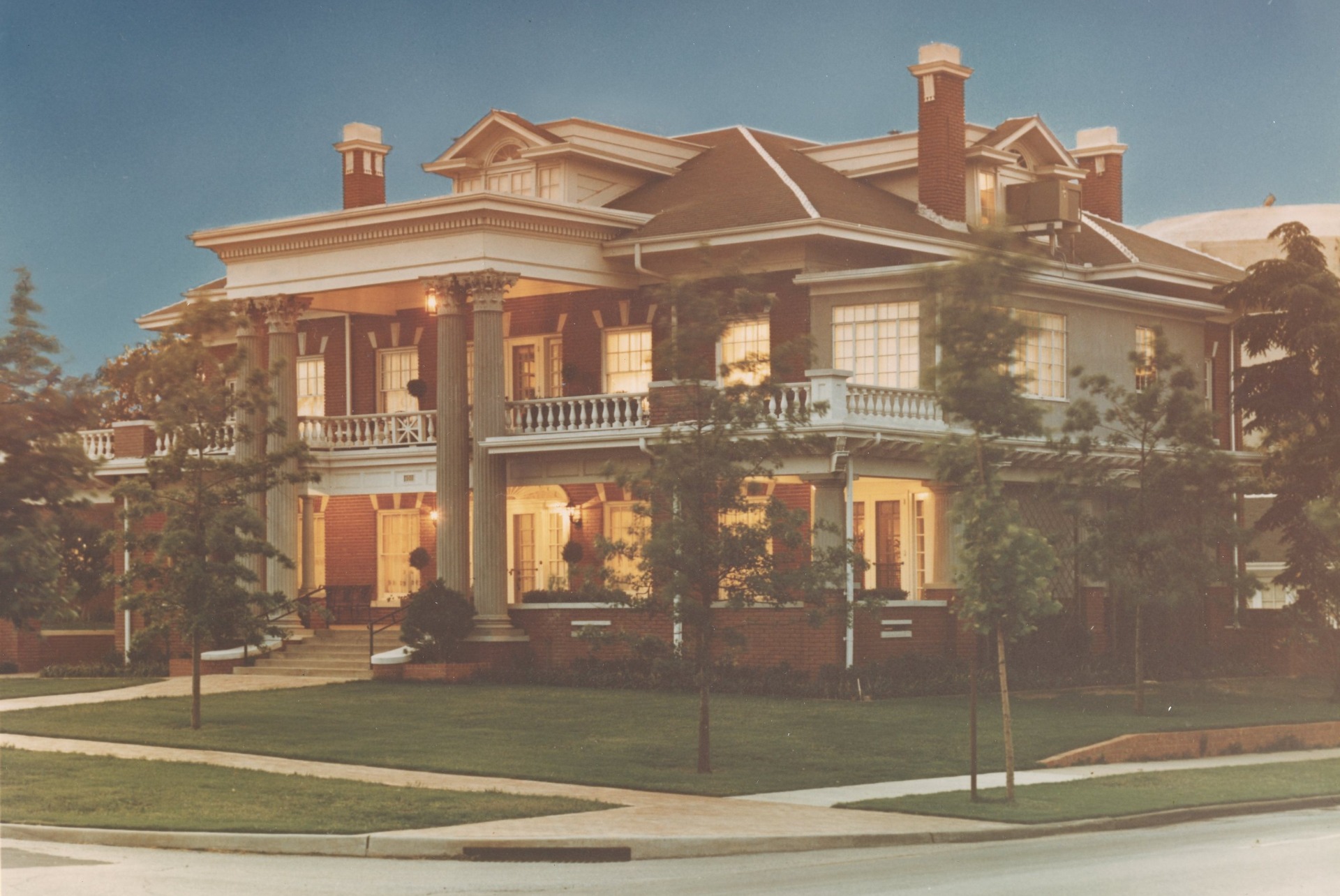 The mansion of Robert A. Hefner, Sr., 1972. Stanley Draper Collection. Courtesy Oklahoma Hall of Fame Archives.